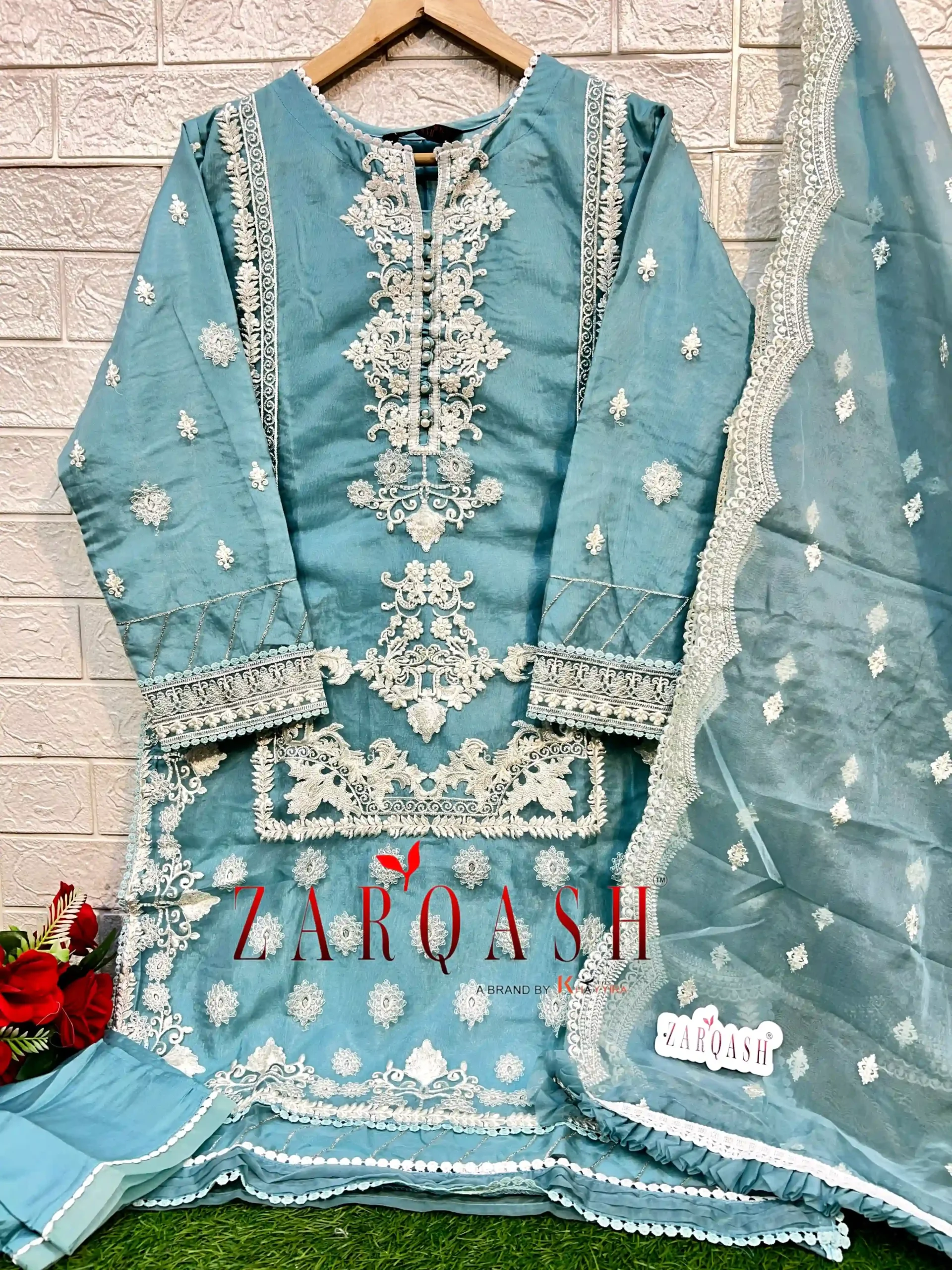 Zarqash D. No 216 Organza Wholesale Pakistani Readymade Salwar Suit Catalog — Wholesale Pakistani Suits, MPA wholesale from Surat — view 3